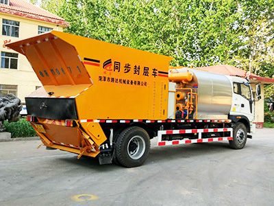 同步封層車 (2).jpg 路達(dá)同步封層車